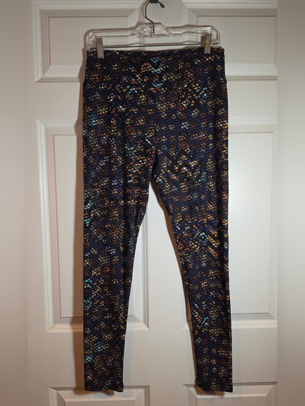 NWOT Lularoe Multicolor Patterned Leggings - Navy Base "Tall And Curvy"